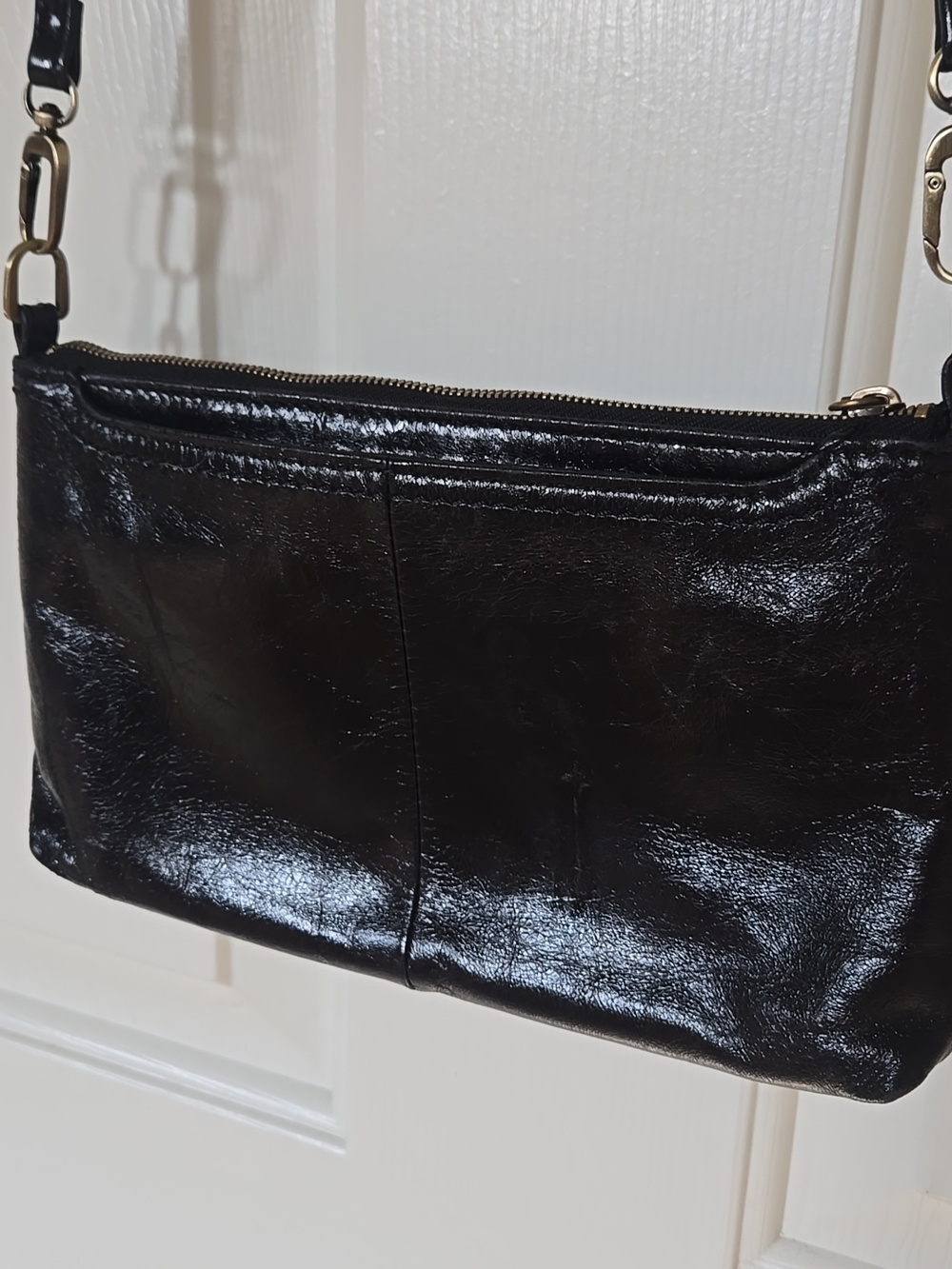 HOBO Darcy Convertible Wristlet - Picture 3 of 13